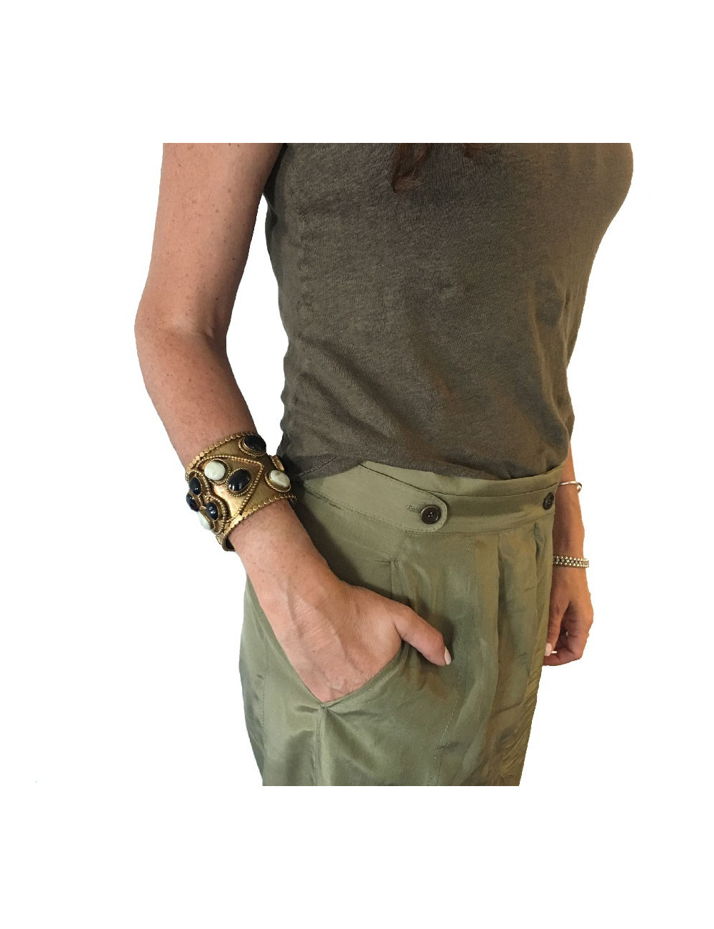 MARGUERITE de VALOIS Couture cuff bracelet in gilt metal and molten glass cabochons