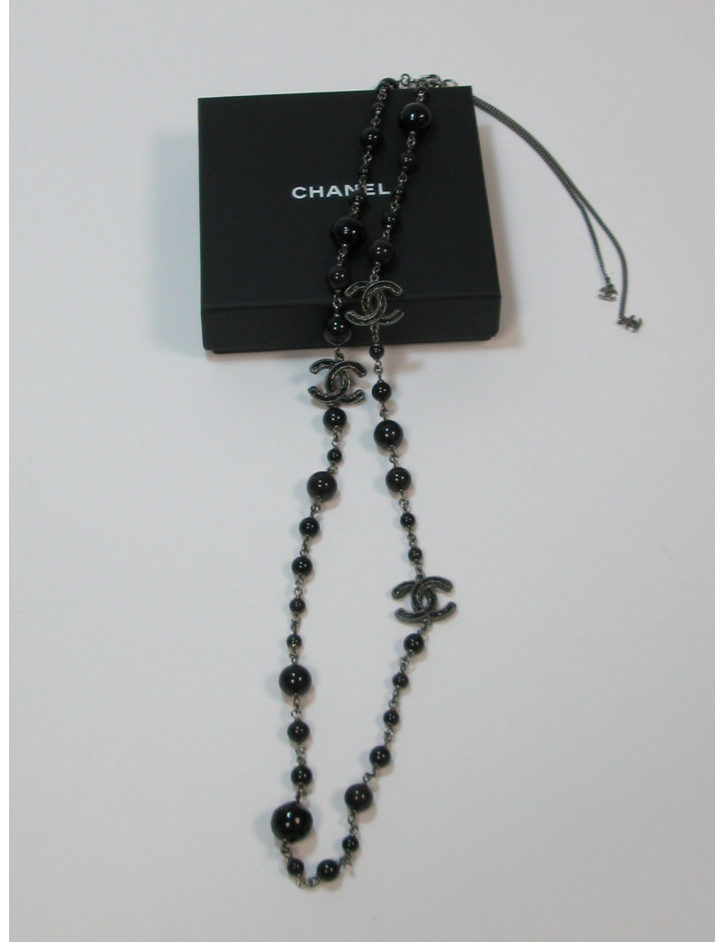 CHANEL black and dark gray pearls, CC and ruthenium chain