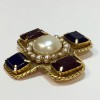 CHANEL Couture gilt brooch with molten glass and pearls