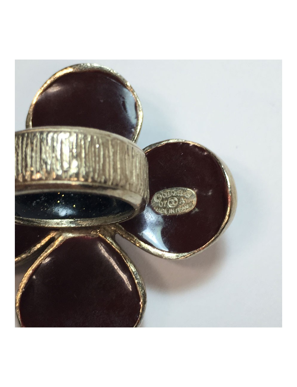CHANEL flower ring in gilt metal and brown resin Size 53FR