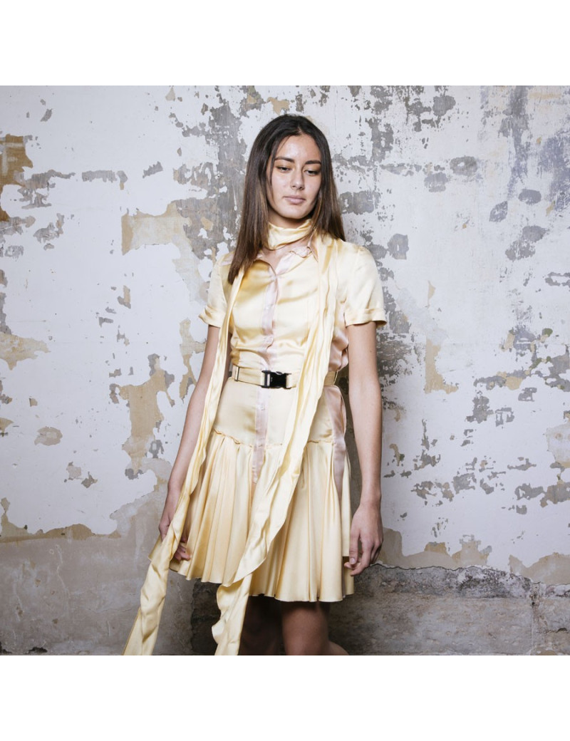Robe T 38 PRADA en soie jaune pâle
