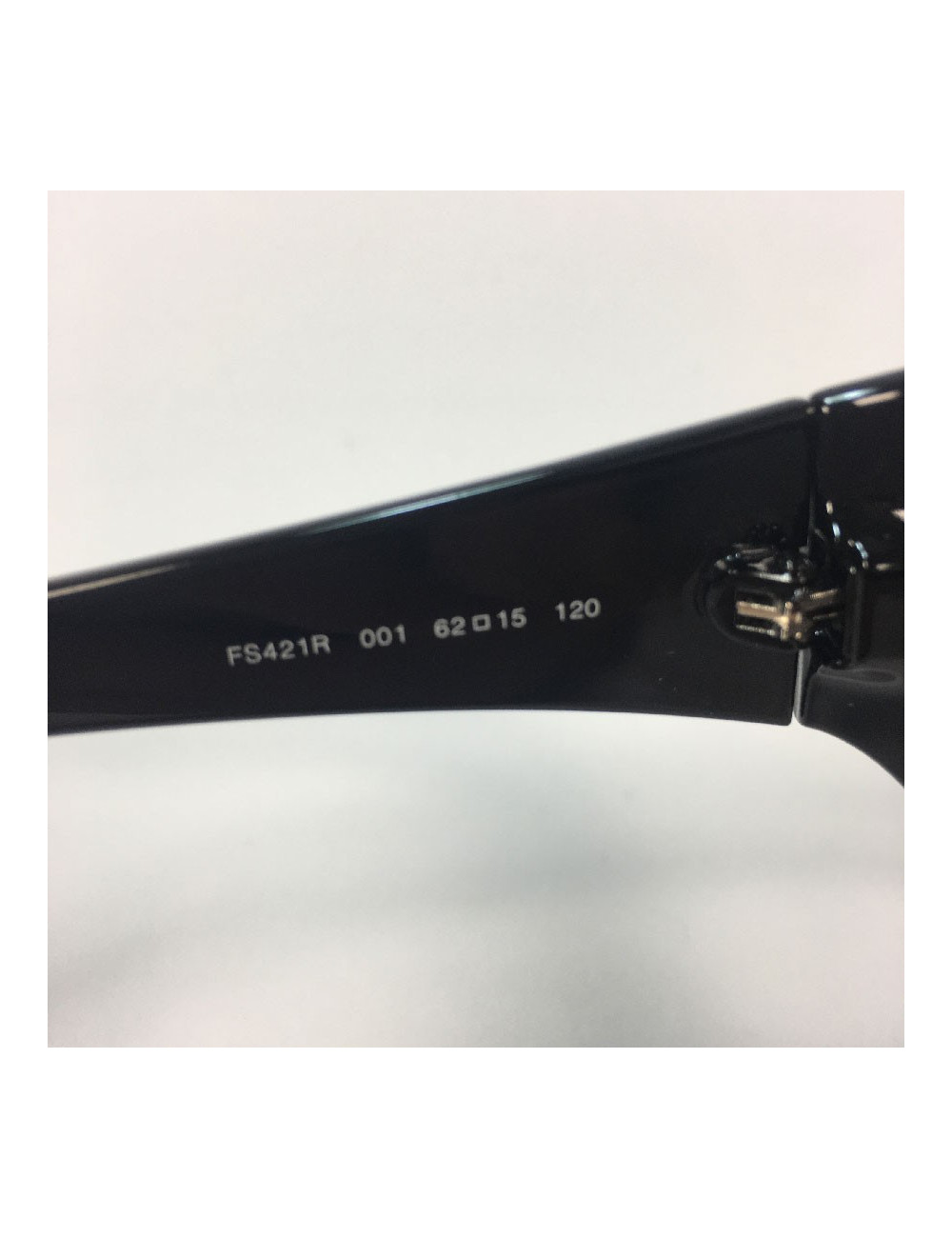 Lunettes de soleil FENDI monture noire