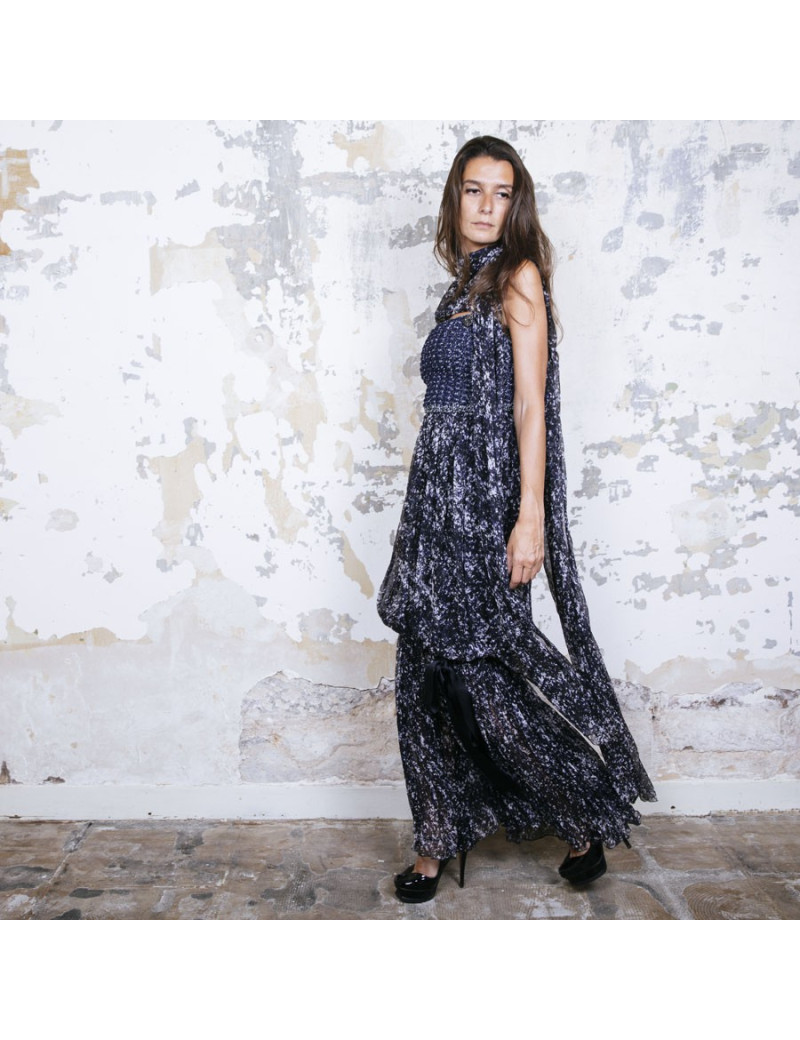 Robe longue du soir CHANEL T 34 en soie imprimée bleue et blanche