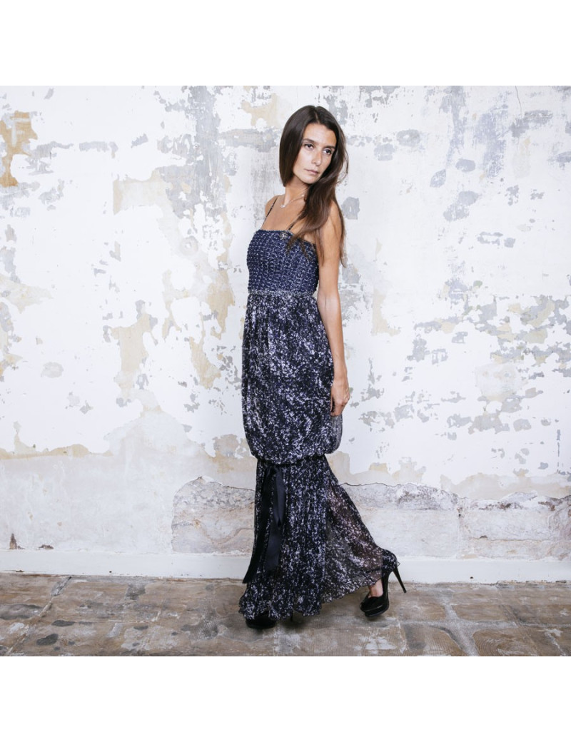 Robe longue du soir CHANEL T 34 en soie imprimée bleue et blanche