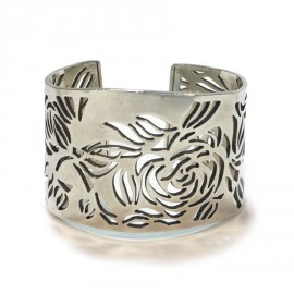 CHANEL 'camellias' cuff bracelet in sterling silver