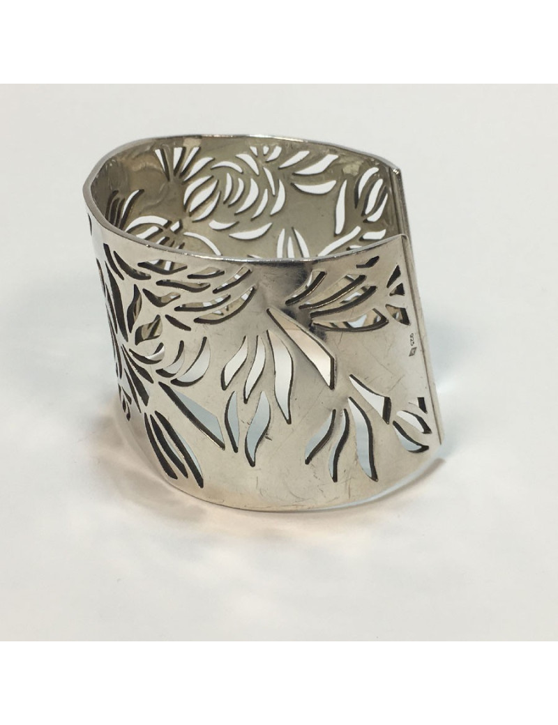 CHANEL 'camellias' cuff bracelet in sterling silver