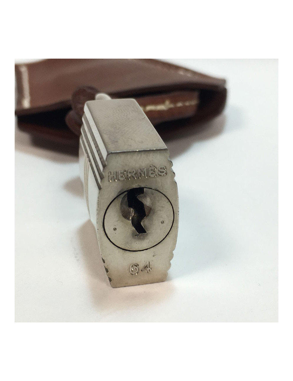 Collier cadenas HERMES cuir veau barénia