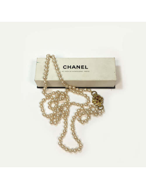 Sautoir long CHANEL en perles nacrées Vintage