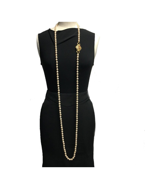 Sautoir long CHANEL en perles nacrées Vintage