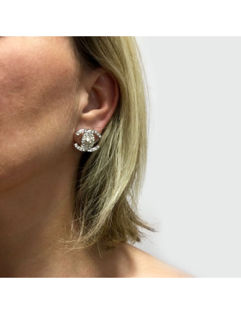 CHANEL vintage CC clip-on earrings in silver metal and rhinestones