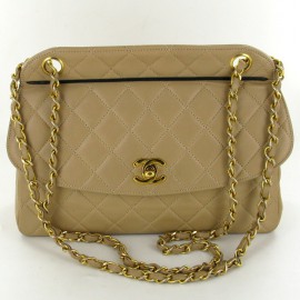 CHANEL bag beige goat leather and gold jewellery
