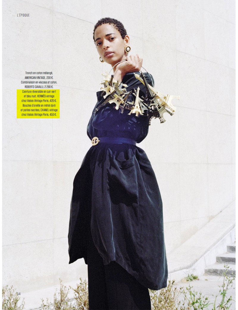 Boucles d'oreille clips CHANEL Vintage perle nacrée et métal doré