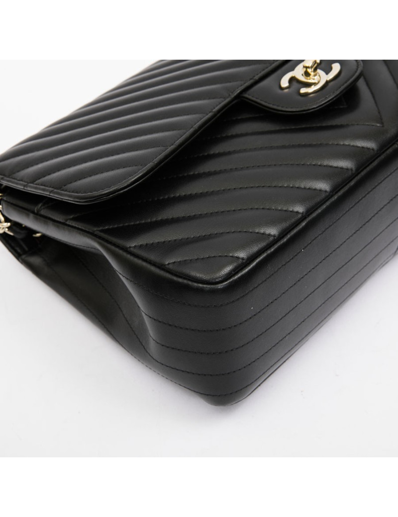 Sac CHANEL Jumbo cuir chevrons noir