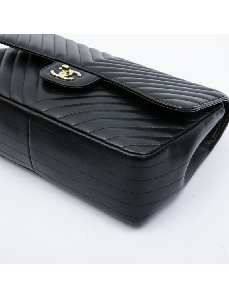 Sac CHANEL Jumbo cuir chevrons noir