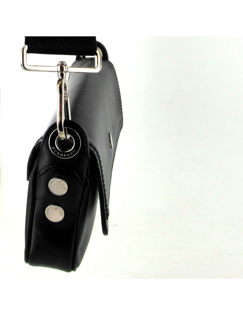 Pochette BURBERRY en veau lisse noir 