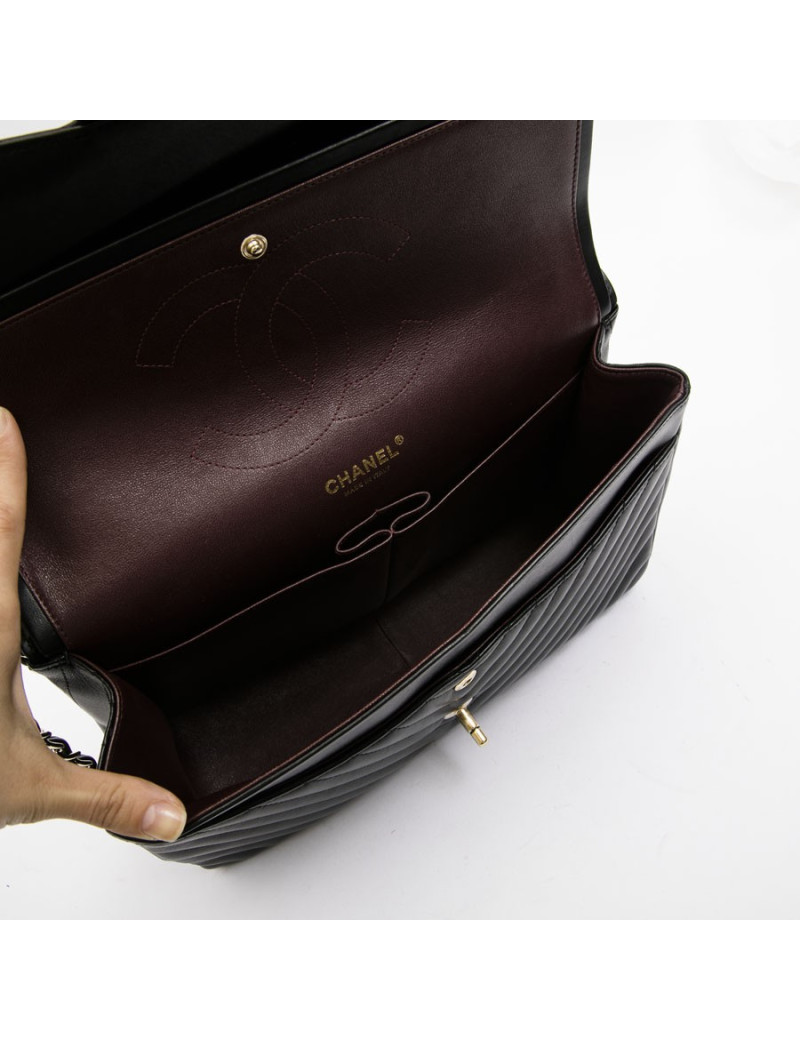 Sac CHANEL Jumbo cuir chevrons noir