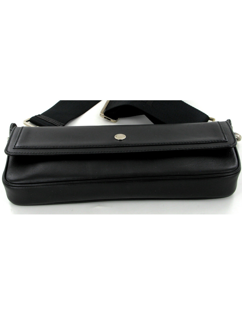 Pochette BURBERRY en veau lisse noir 