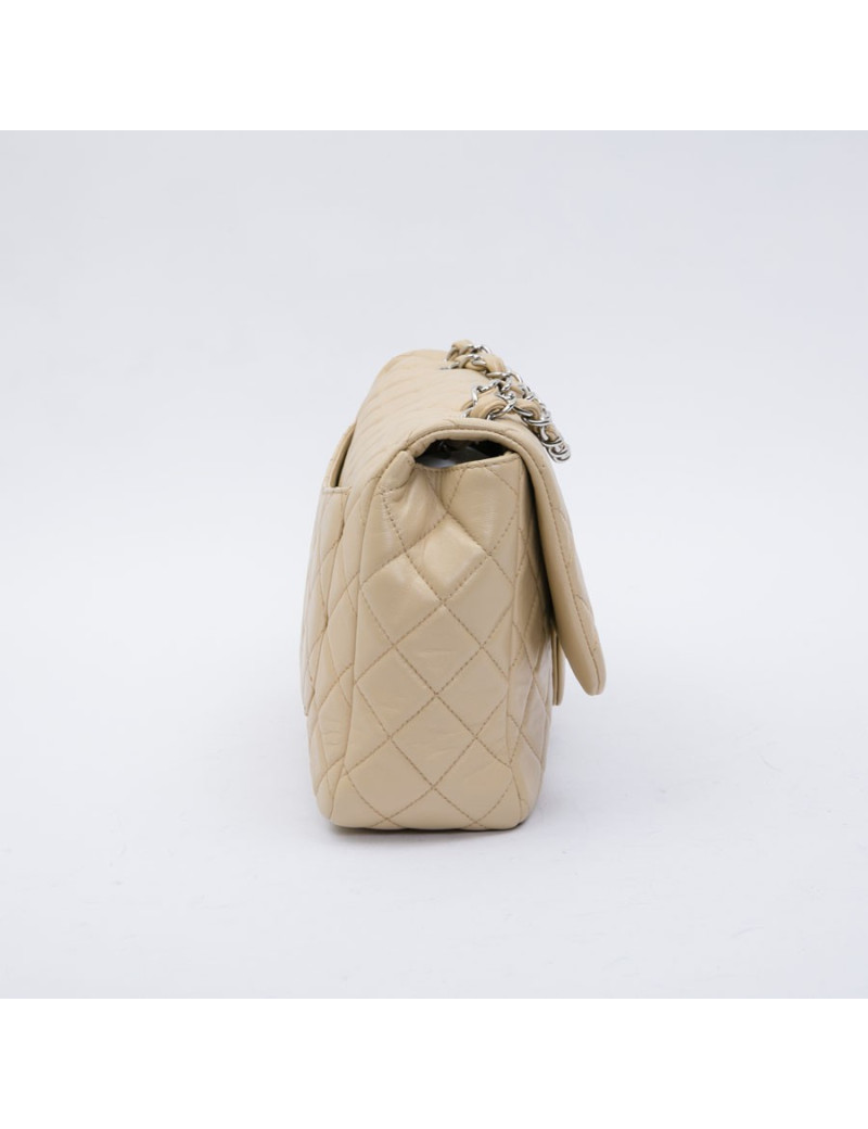 Sac jumbo CHANEL cuir matelassé beige