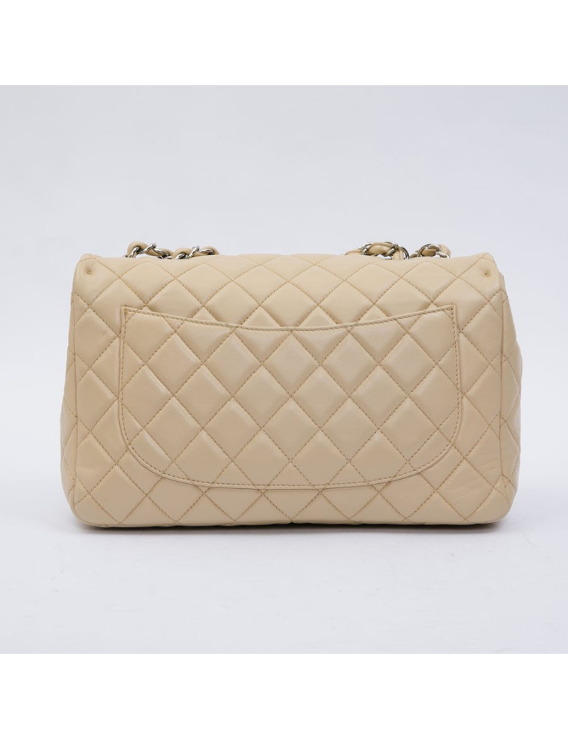 Sac jumbo CHANEL cuir matelassé beige