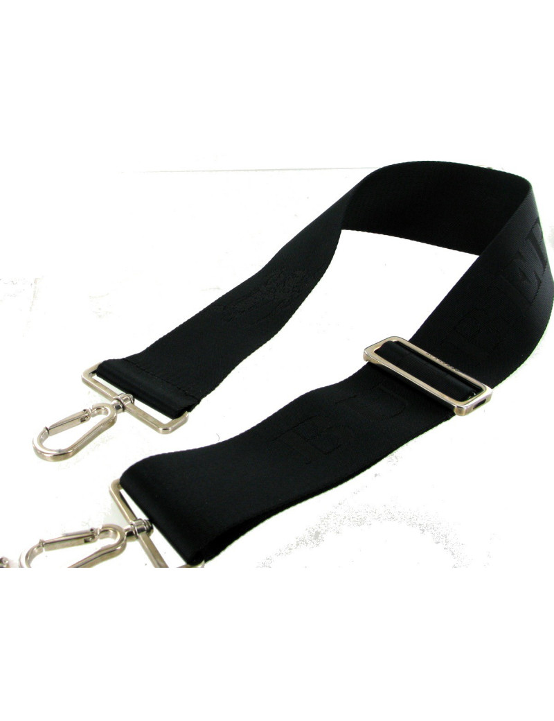 Pochette BURBERRY en veau lisse noir 