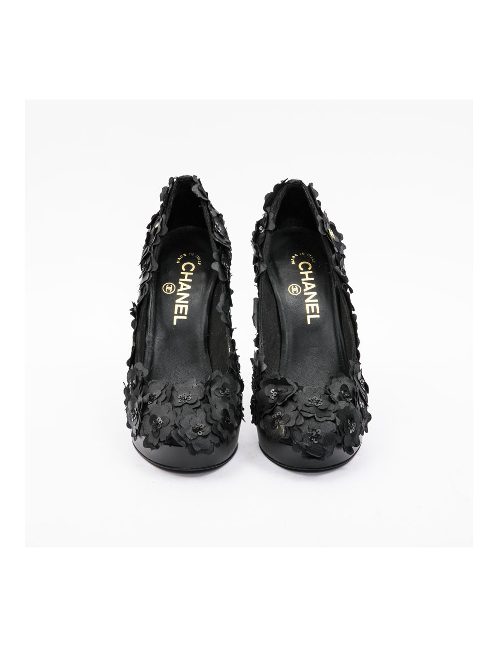 Escarpins T 37.5 CHANEL camélias noirs