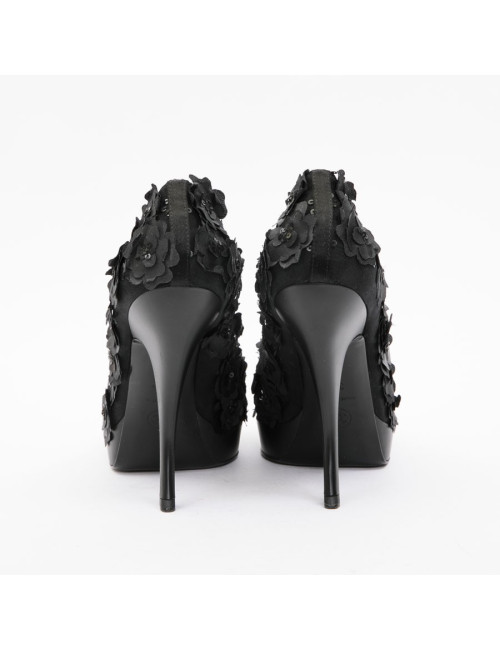 Escarpins T 37.5 CHANEL camélias noirs