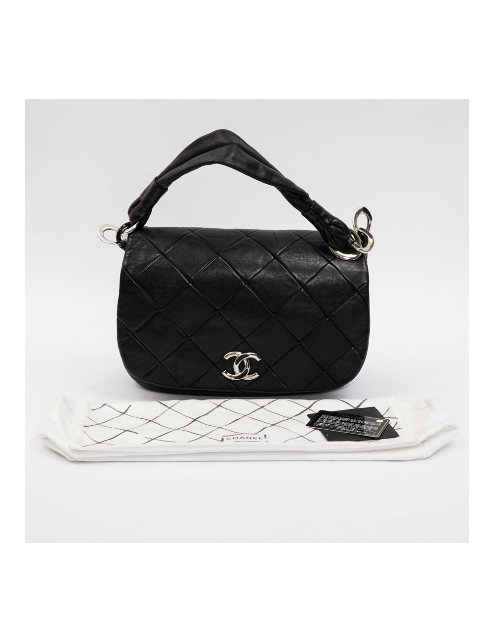Sac CHANEL cuir d'agneau noir matelassé