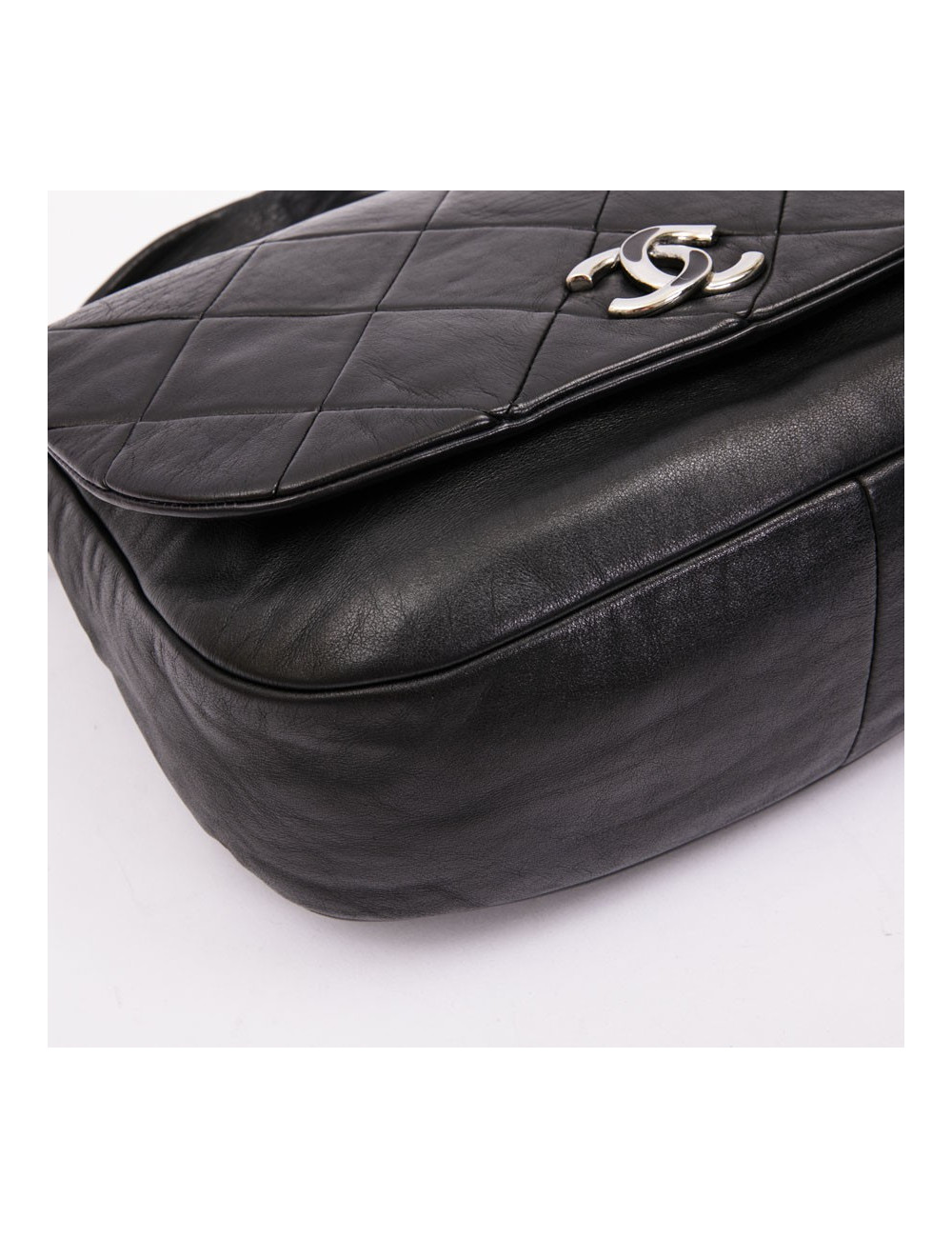 Sac CHANEL cuir d'agneau noir matelassé