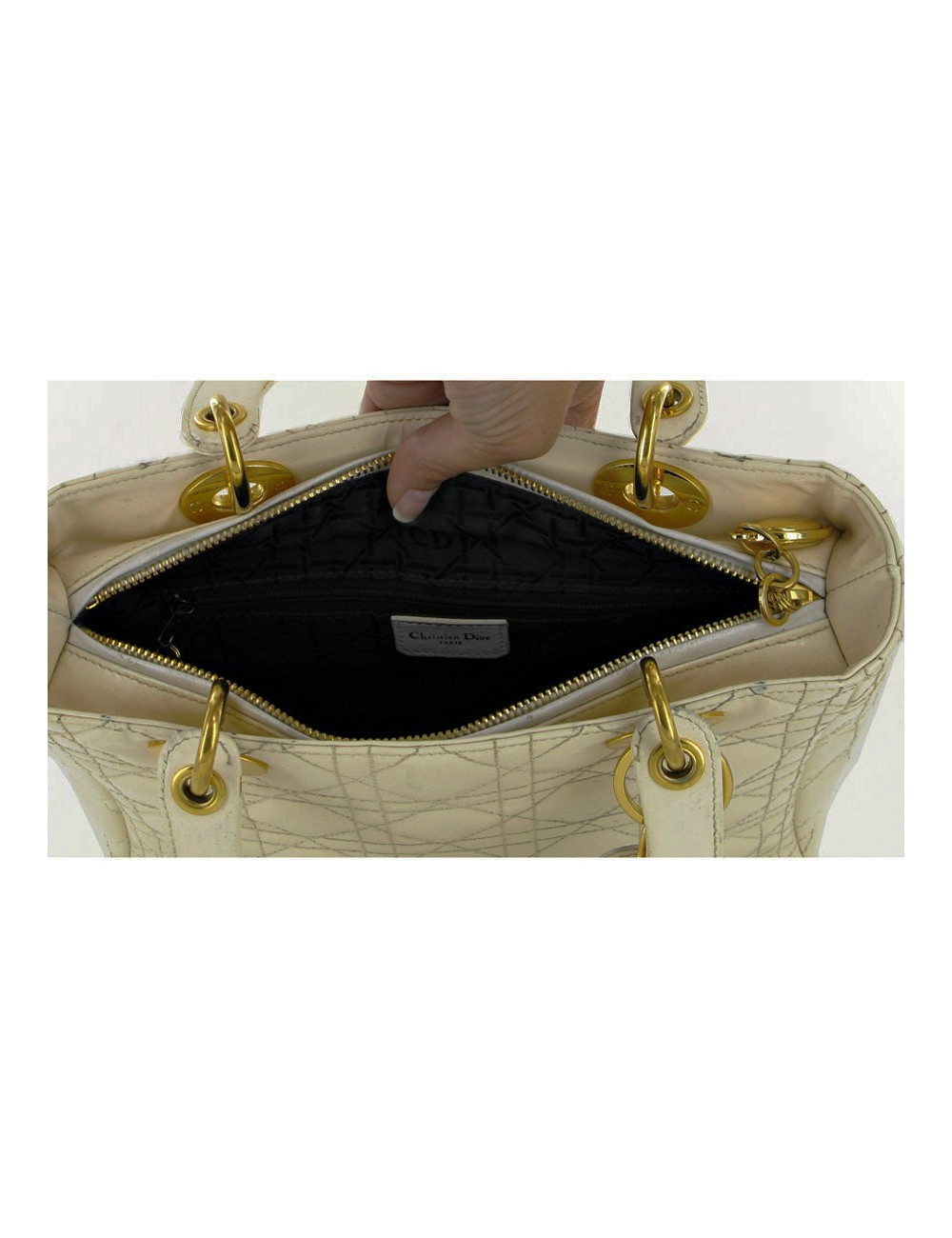 Sac LADY D  DIOR en cuir de veau verni crème