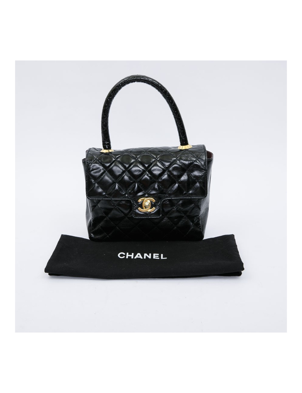 Mini sac CHANEL verni semi brillant noir