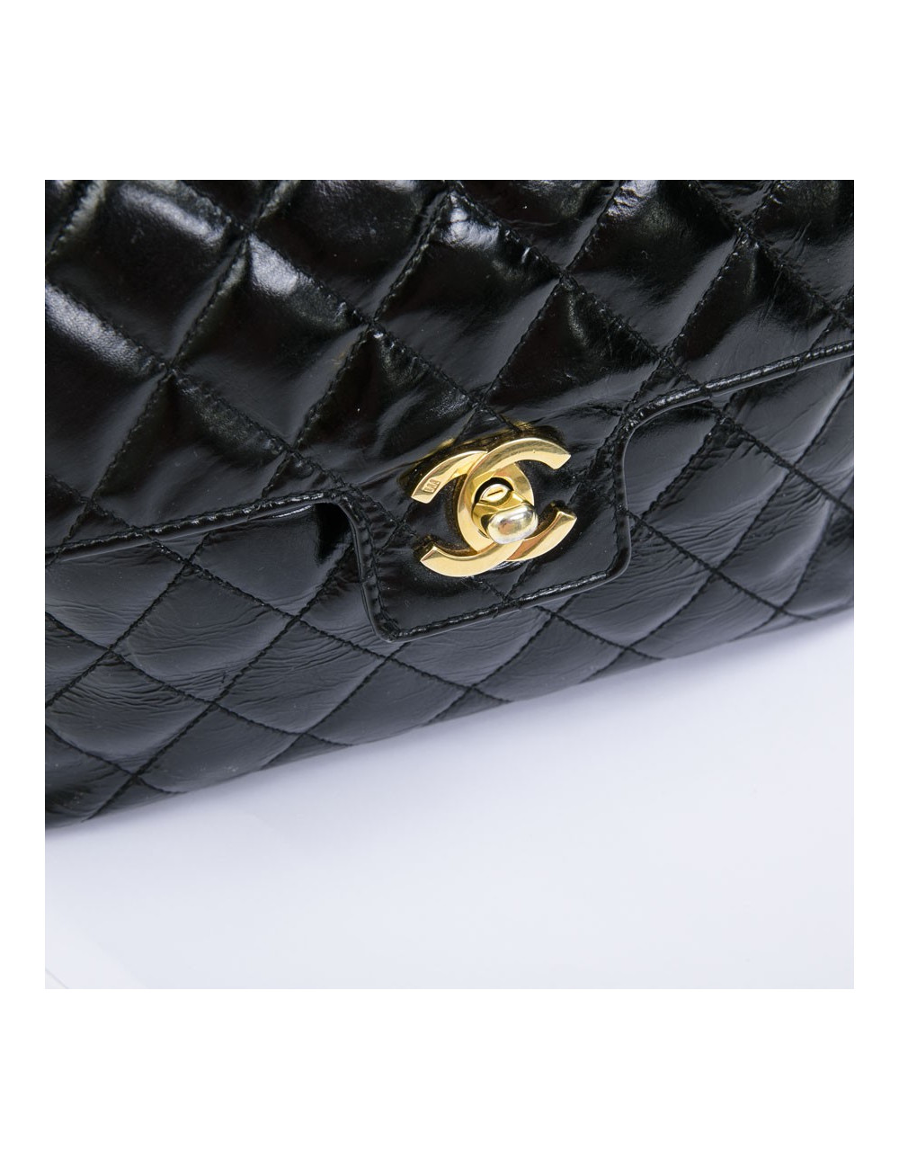 Mini sac CHANEL verni semi brillant noir