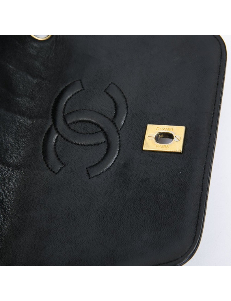 Sac Chanel cuir matelassé noir vintage