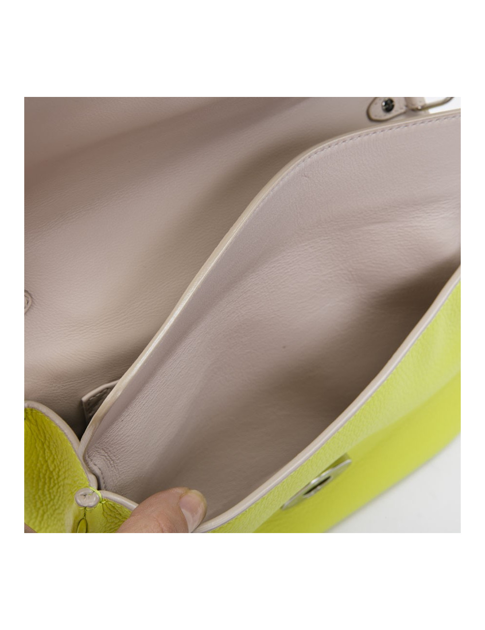 Sac BE DIOR cuir taurillon vert acide 