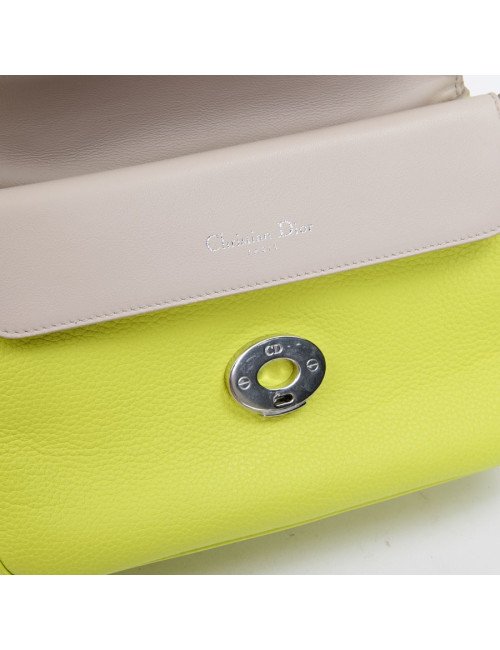 Sac BE DIOR cuir taurillon vert acide 