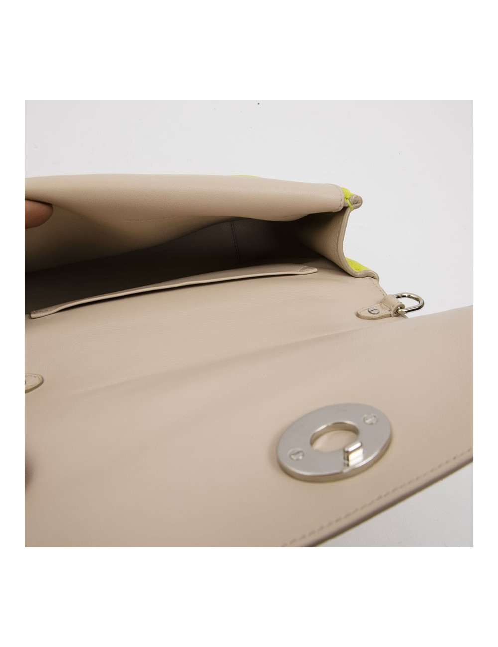 Sac BE DIOR cuir taurillon vert acide 