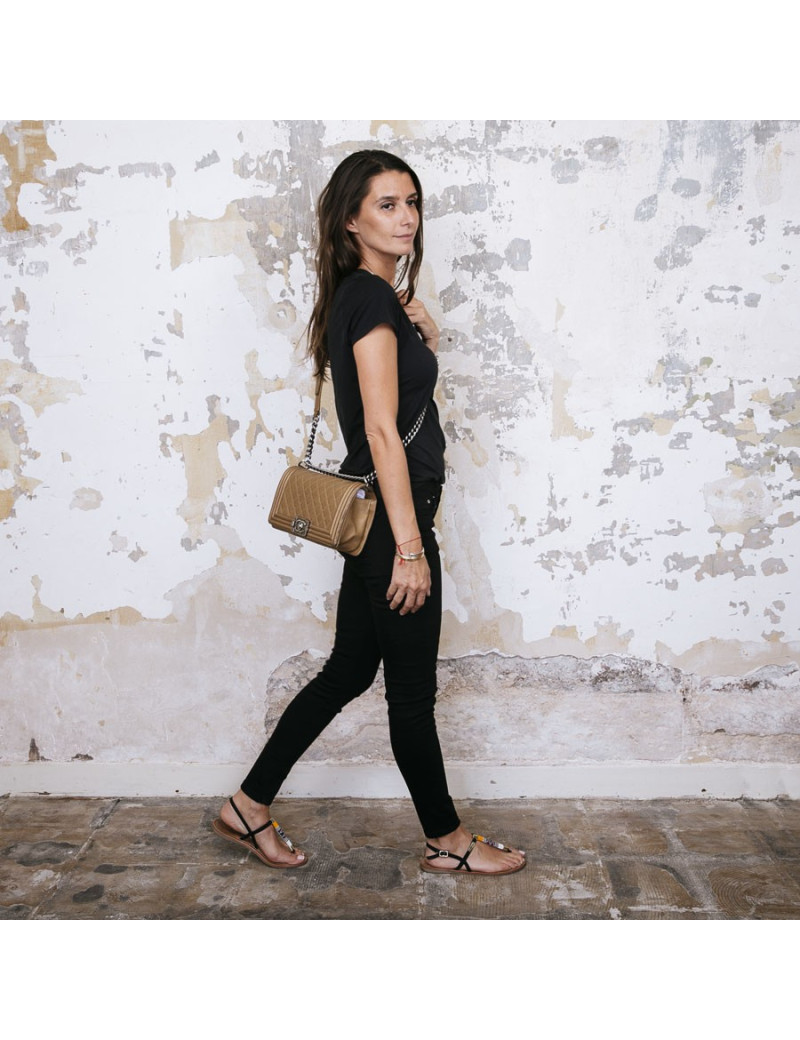 Sac Boy CHANEL medium cuir caviar or vieilli 