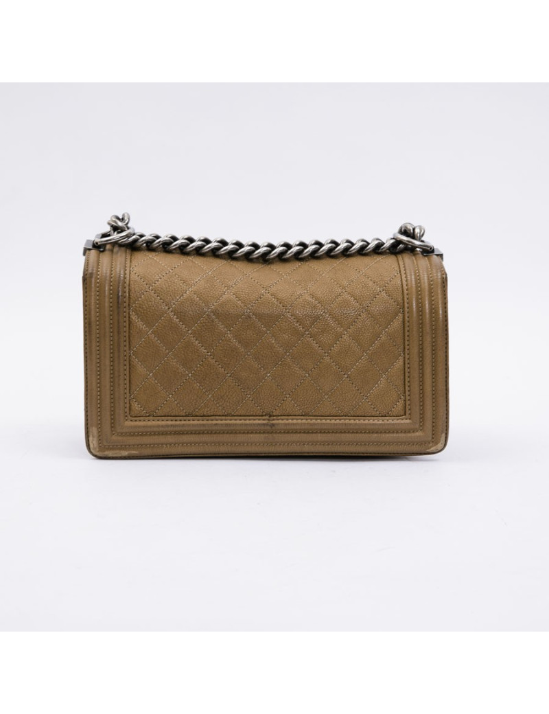 Sac Boy CHANEL medium cuir caviar or vieilli 