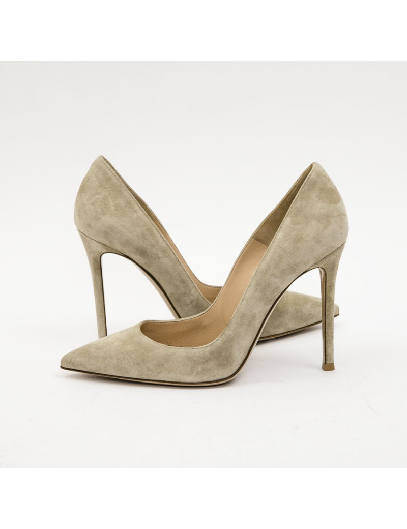 Escarpins T 37 GIANVITO ROSSI veau velours beige clair