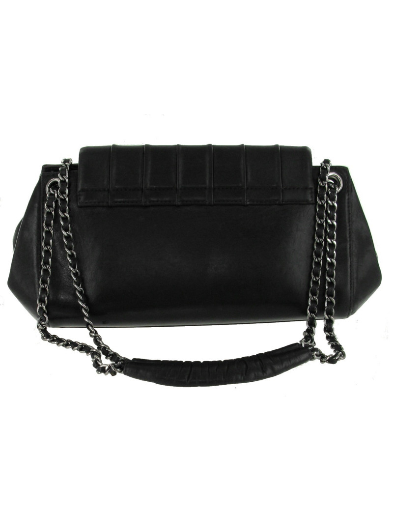 Sac CHANEL besace en cuir d'agneau noir