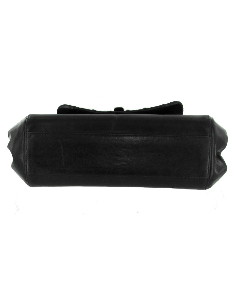 Sac CHANEL besace en cuir d'agneau noir