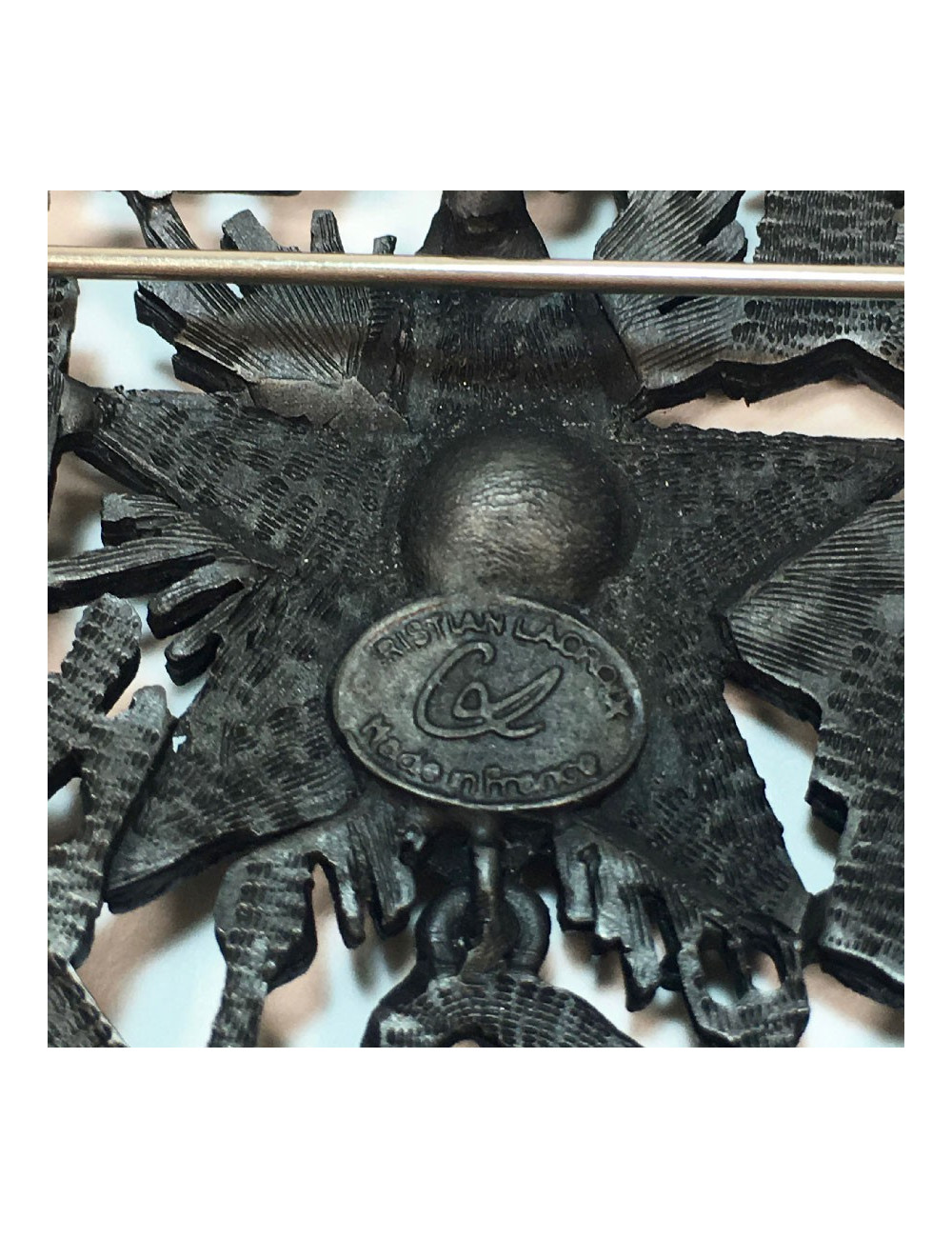 Broches CHRISTIAN LACROIX coeur gris