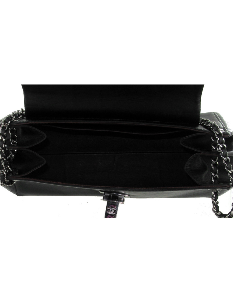 Sac CHANEL besace en cuir d'agneau noir