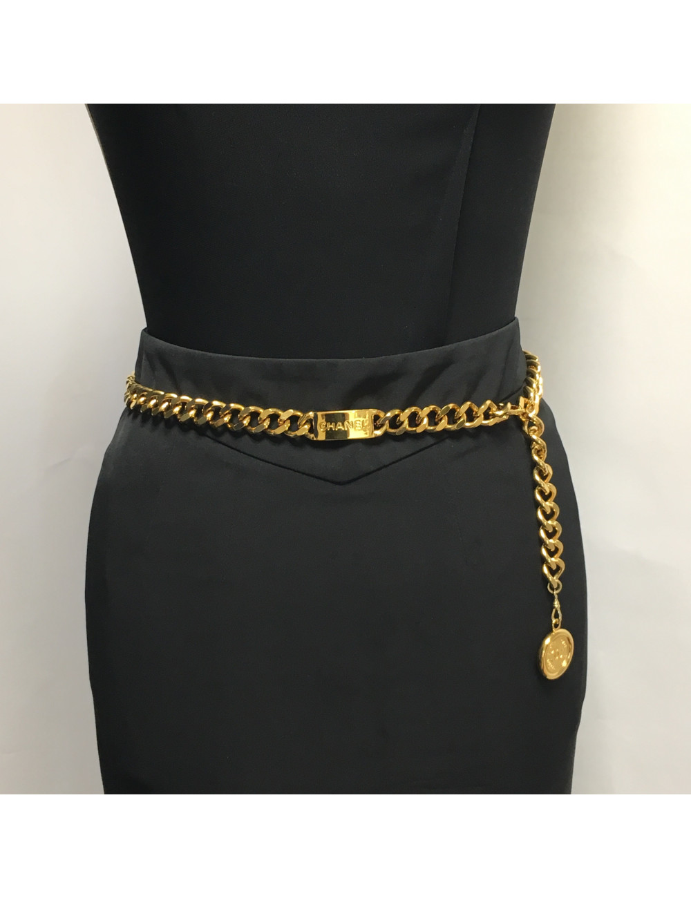 CHANEL vintage chain belt in gilt metal