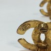 Boucles d'oreille clips CC vintage en métal doré 