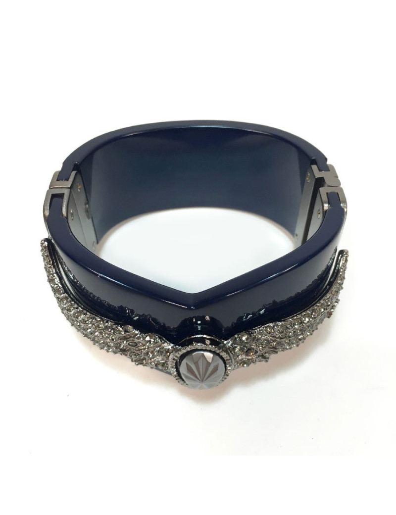 Manchette CHANEL en résine bleue et aile 