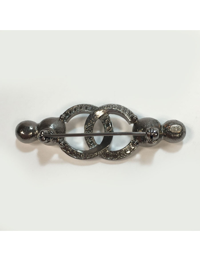 CHANEL CC brooch set with rhinestones and pearls