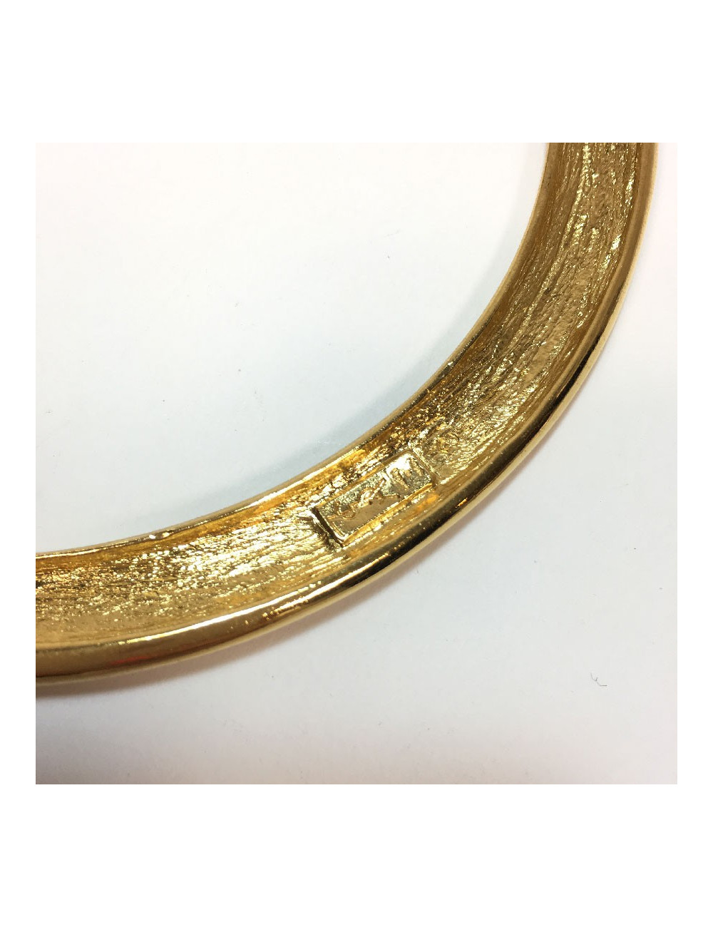 Collier YVES SAINT LAURENT rigide doré