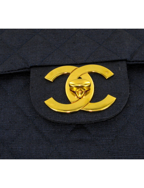 Timeless Maxi Jumbo CHANEL matelassé bleu 