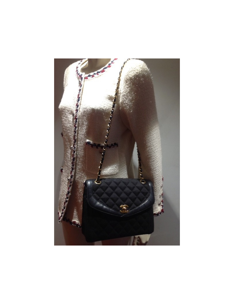 Sac CHANEL Vintage jersey matelassé noir et bijouterie dorée