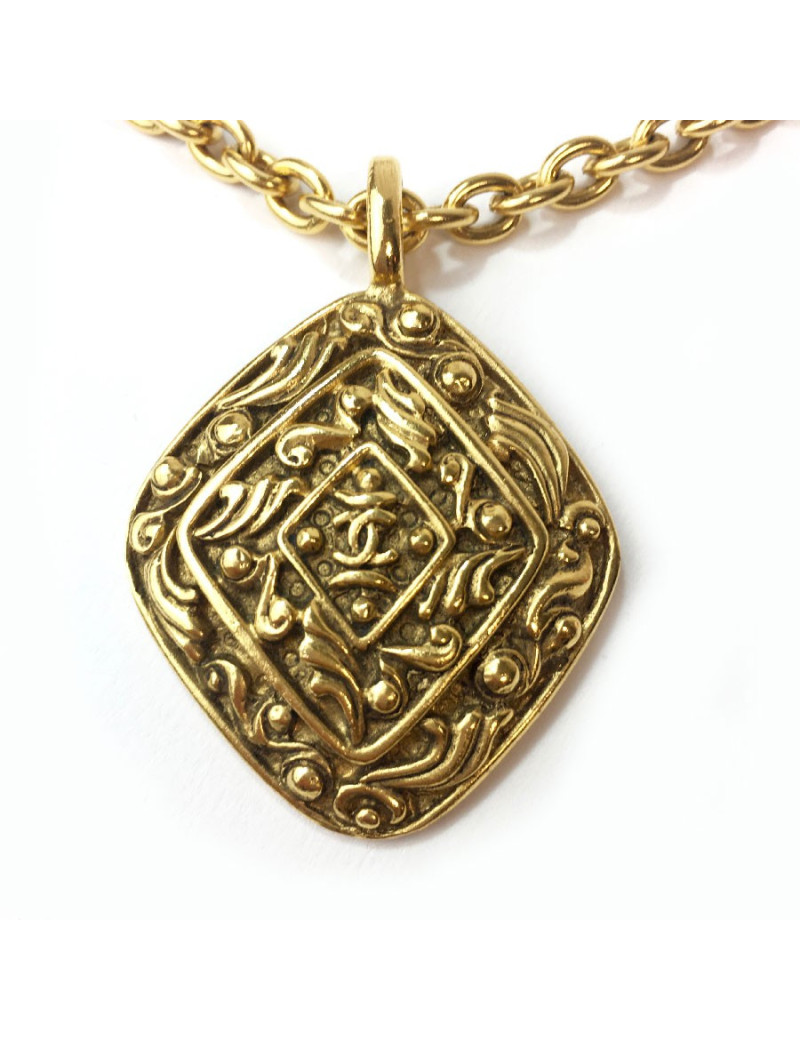 CHANEL vintage necklace in gilt metal